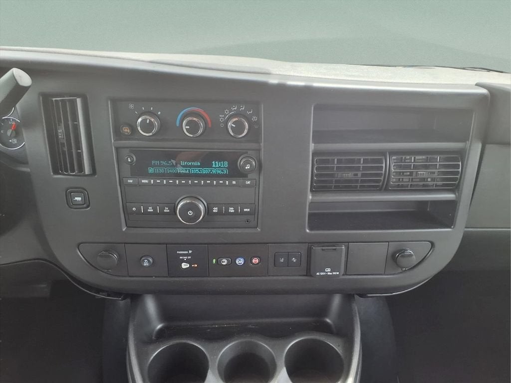 2024 Chevrolet Express Passenger 3500 1LT